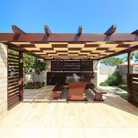 Modern Villa Nerina With Private Pool Near พูลา ภายนอก รูปภาพ